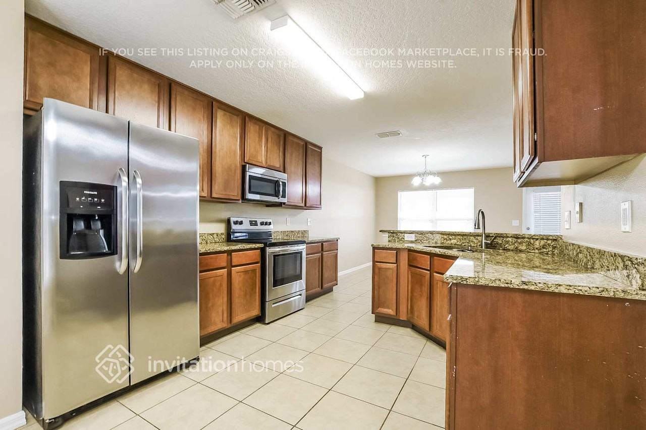 365 Marco Ct - Photo 6 of 18