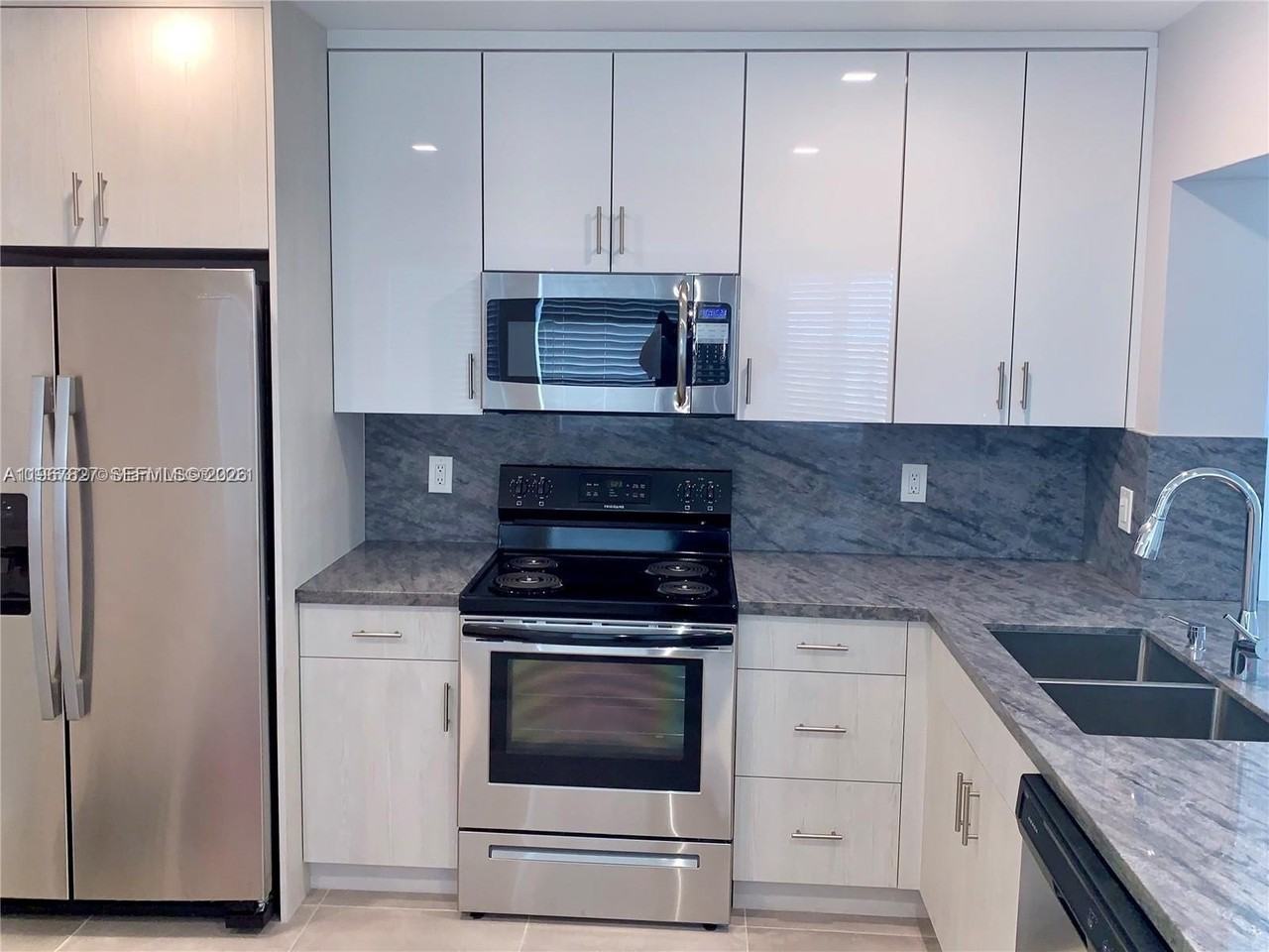 2634 Fletcher Ct - Photo 2 of 15