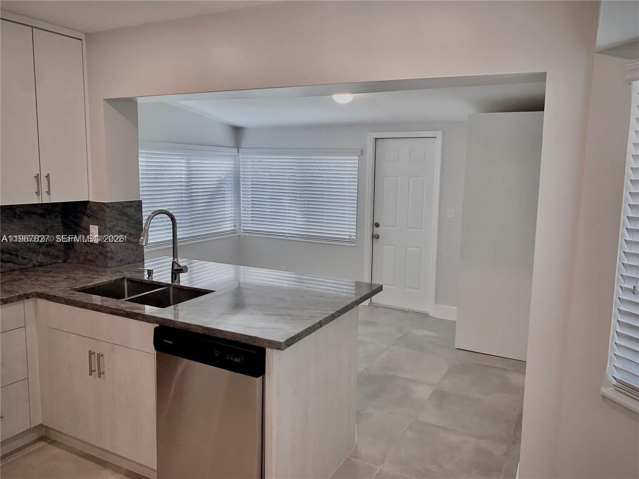 2634 Fletcher Ct - Photo 4 of 15