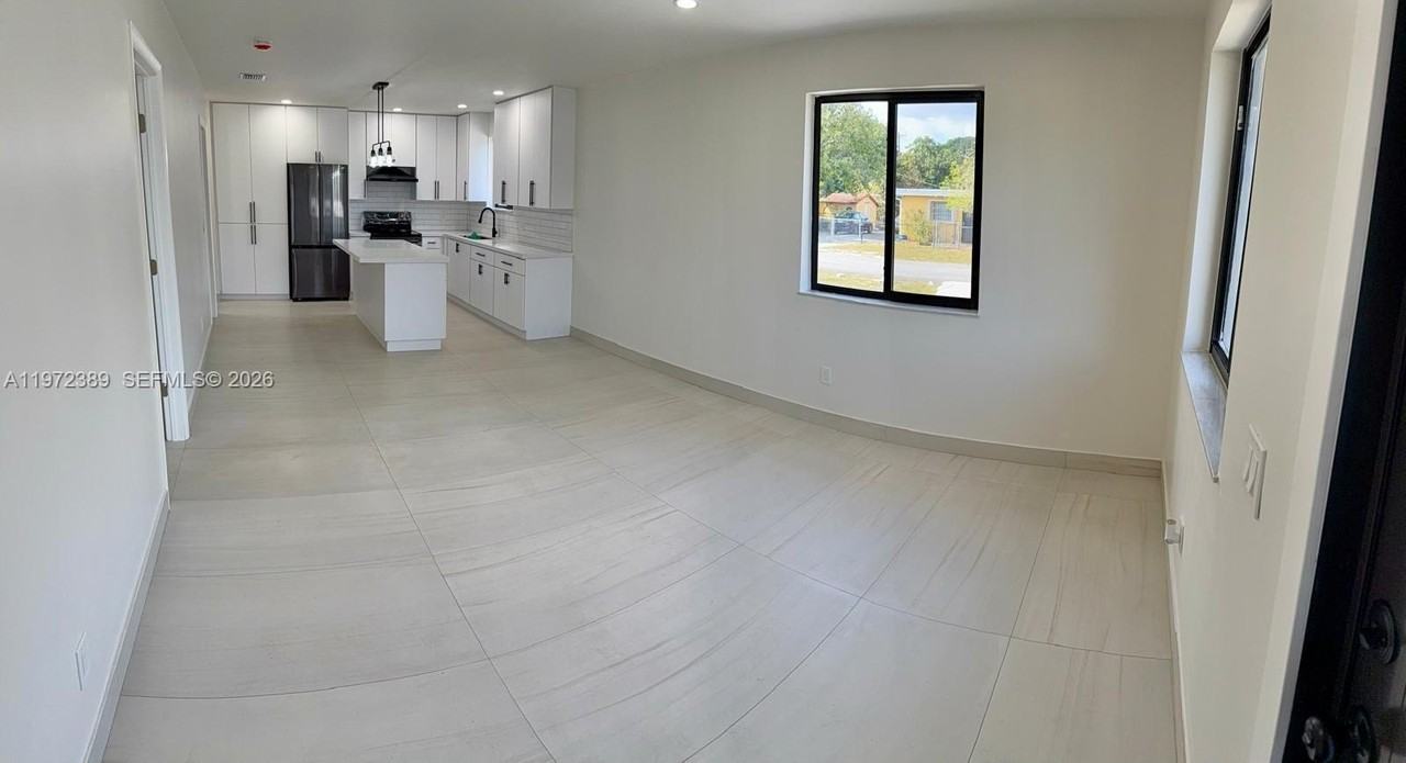 800 Jann Ave - Photo 4 of 18