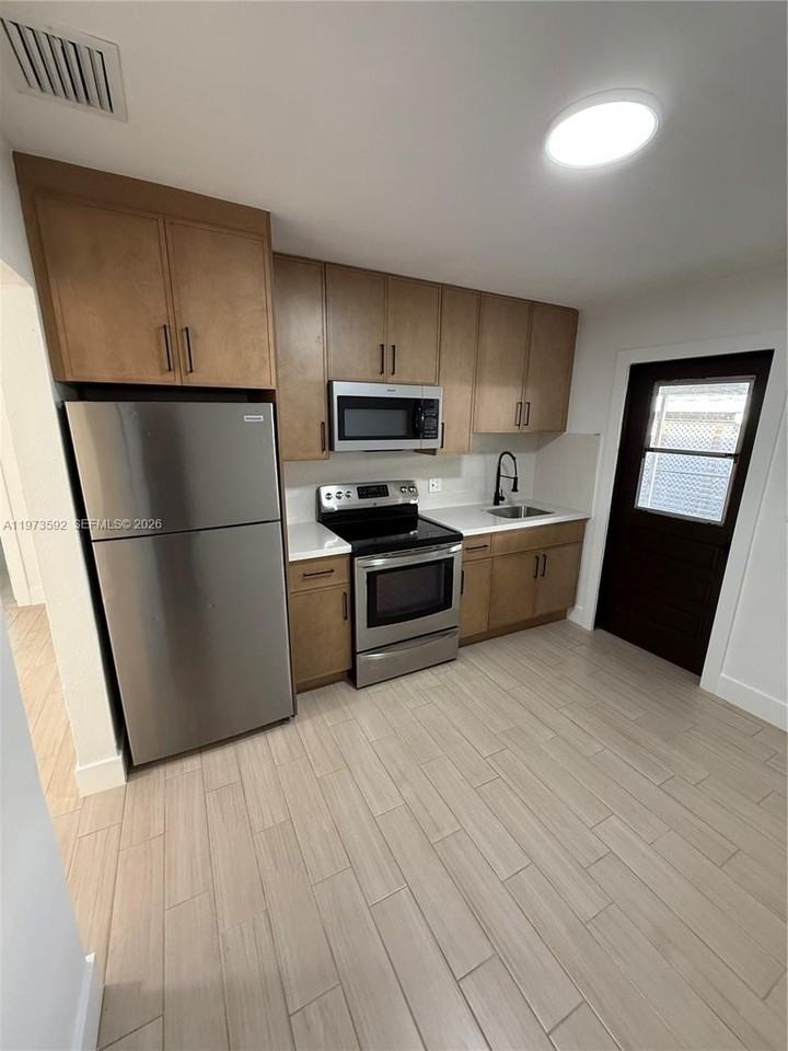 11063 Sw 5th St #11063 - Photo 2 of 19