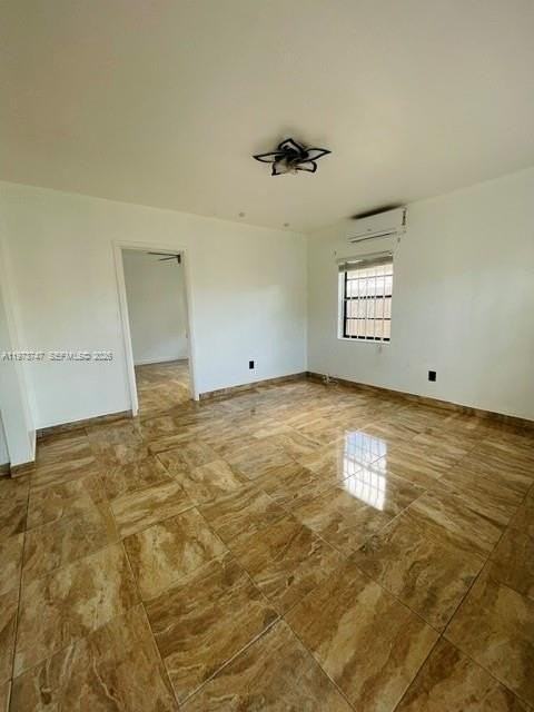 16930 Ne 21st Ave #16930 - Photo 2 of 8