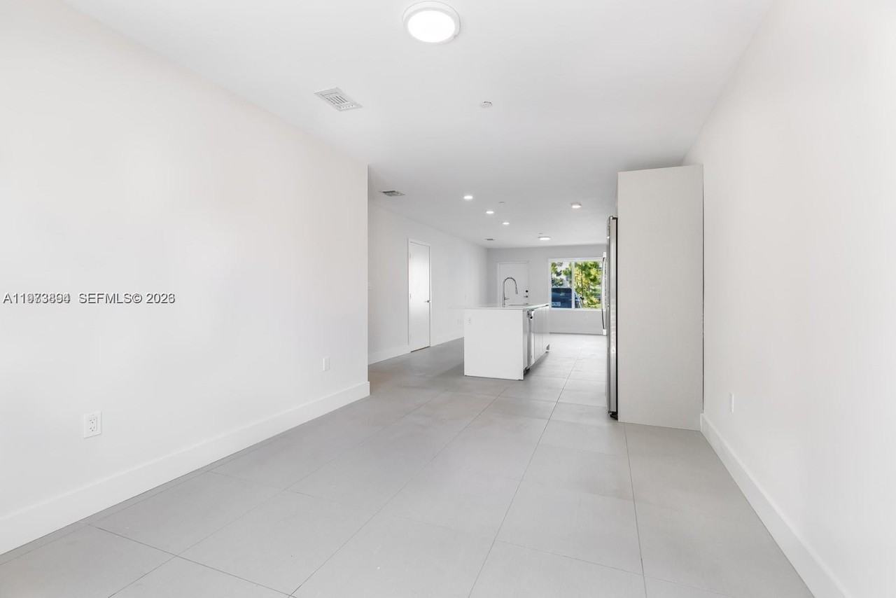 2505 Ne 193rd St #4116 - Photo 5 of 18