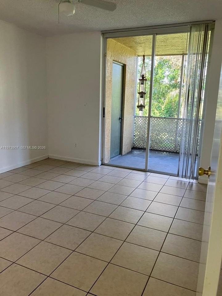 4025 W Mcnab Rd #E107 - Photo 3 of 9