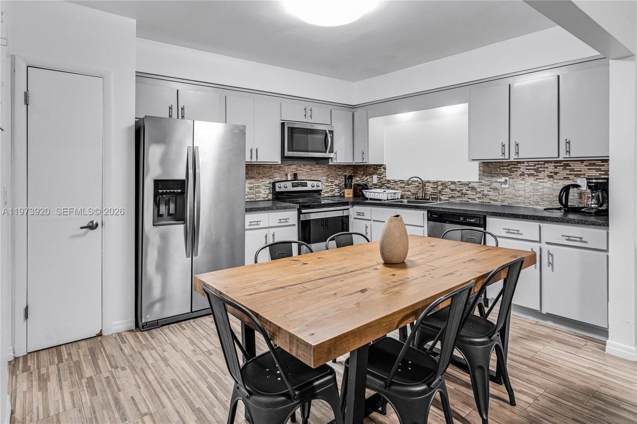 977 Sw 10th St #927 - Photo 4 of 18