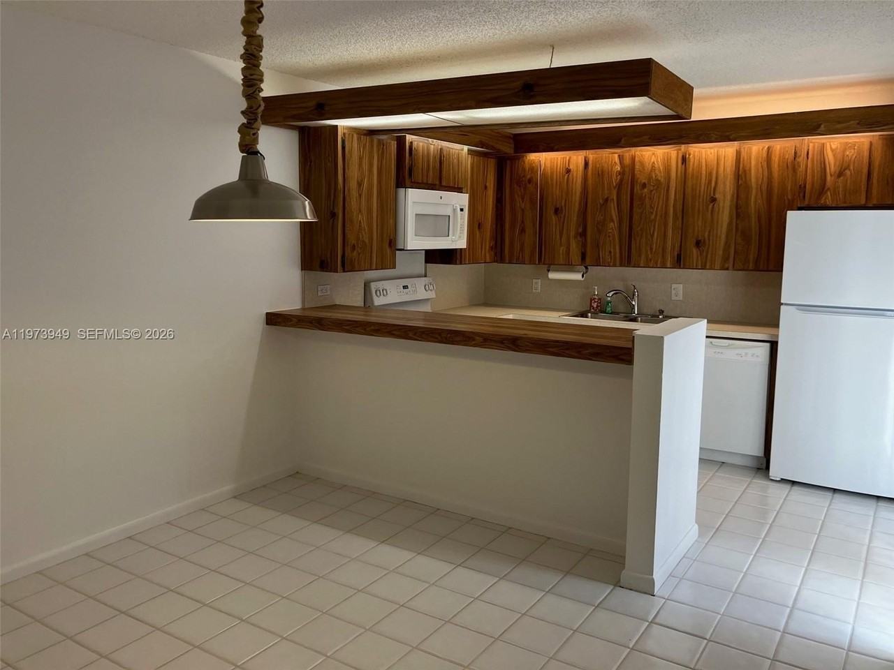 1123 11th Ln #1123 - Photo 6 of 11