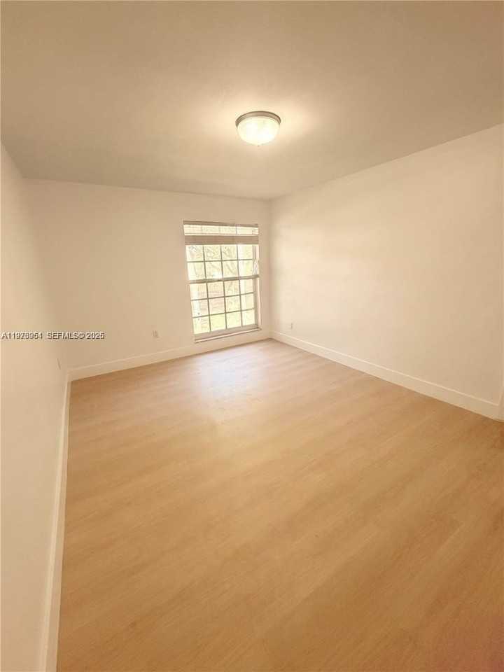 7208 Fairway Dr #I20 - Photo 3 of 11