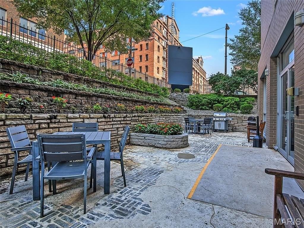 210 N 17th St #210 - Photo 5 of 8