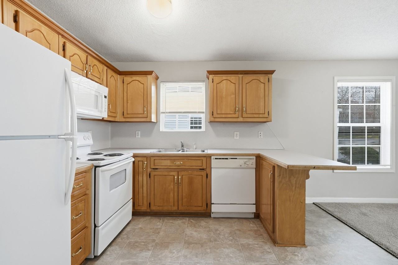 62 Hanna Dr #B - Photo 3 of 25