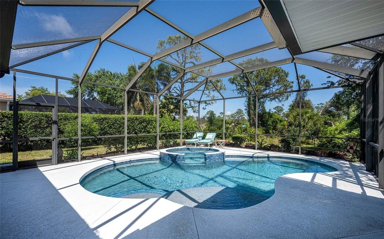 956 Scherer Way - Photo 3 of 38