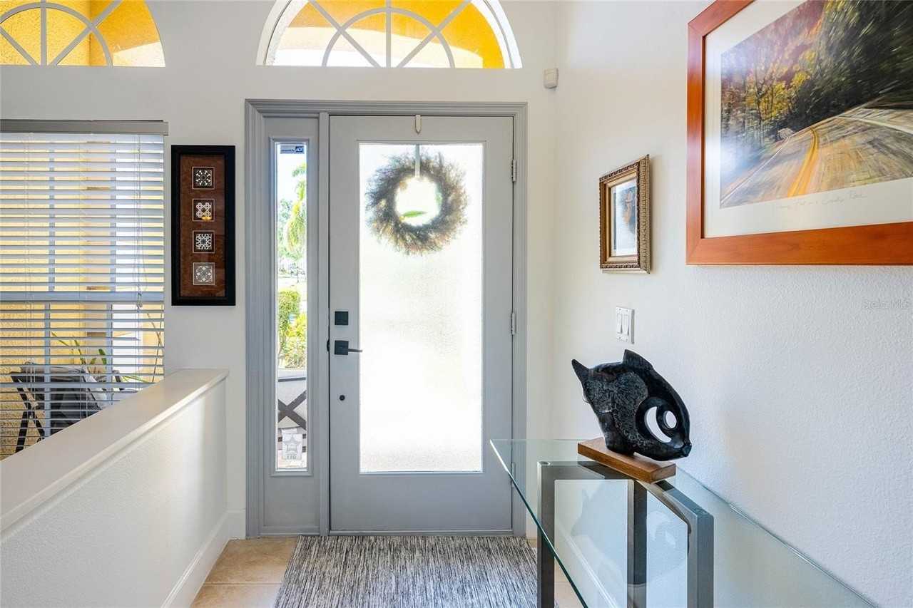 956 Scherer Way - Photo 5 of 38