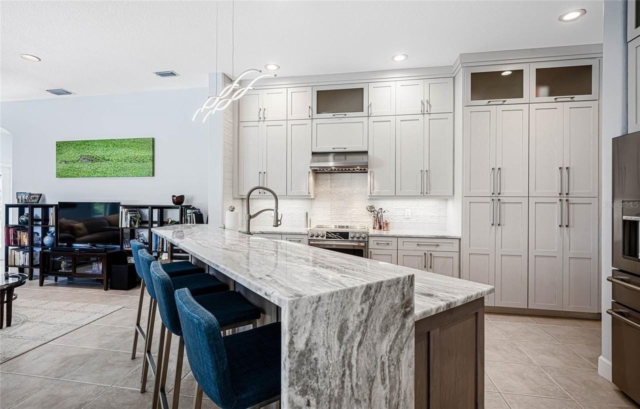 956 Scherer Way - Photo 6 of 38