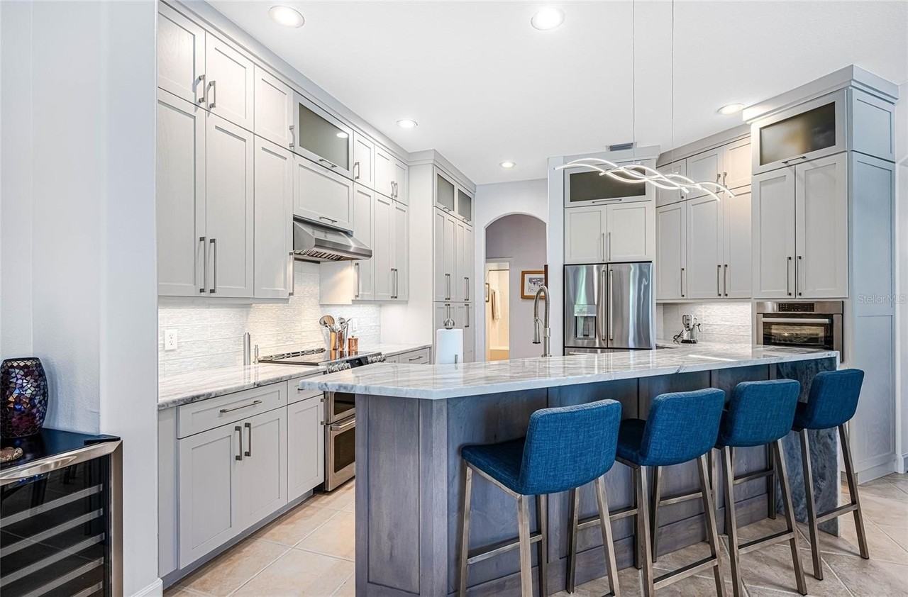 956 Scherer Way - Photo 7 of 38