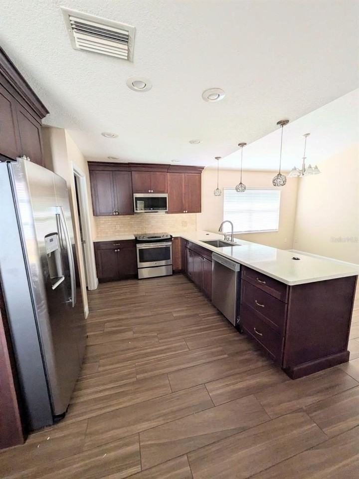 679 Lake Clark Pl - Photo 3 of 16