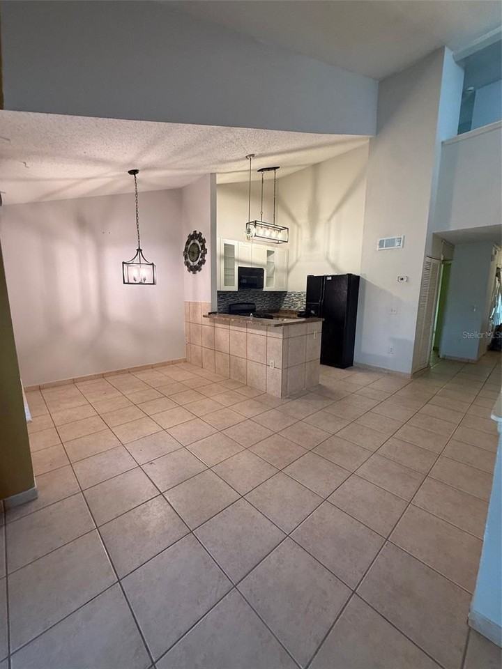 1009 Westside Dr - Photo 5 of 16