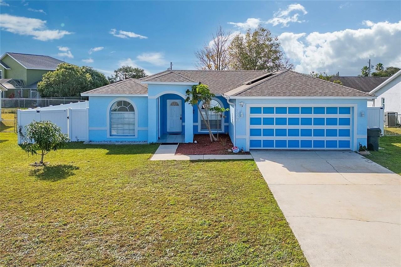 320 Clearwater Ln - Photo 4 of 18