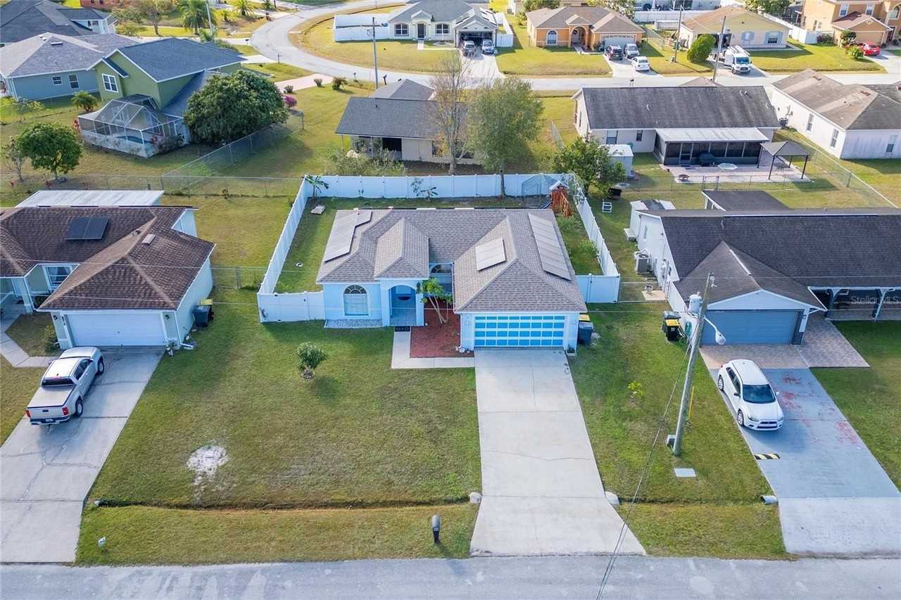 320 Clearwater Ln - Photo 5 of 18