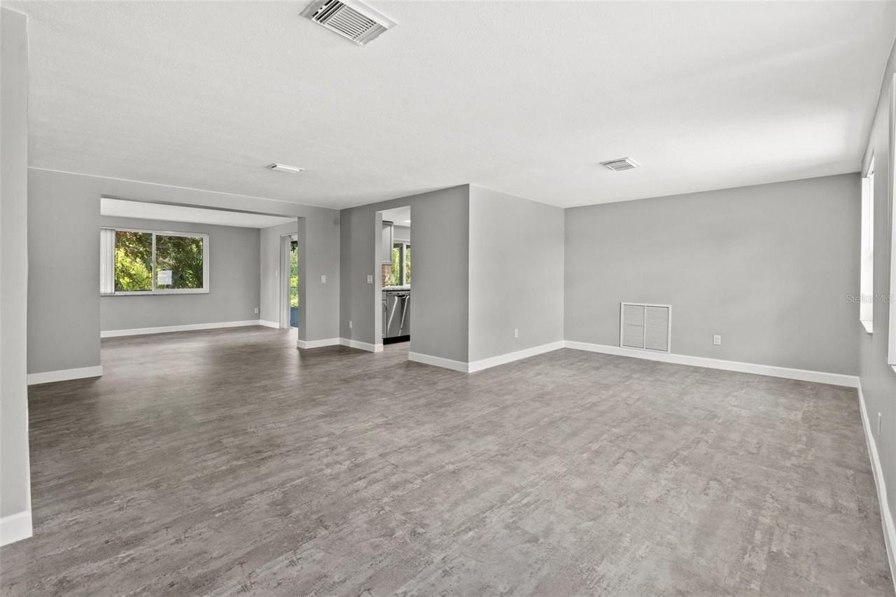 6120 Westport Dr - Photo 3 of 25