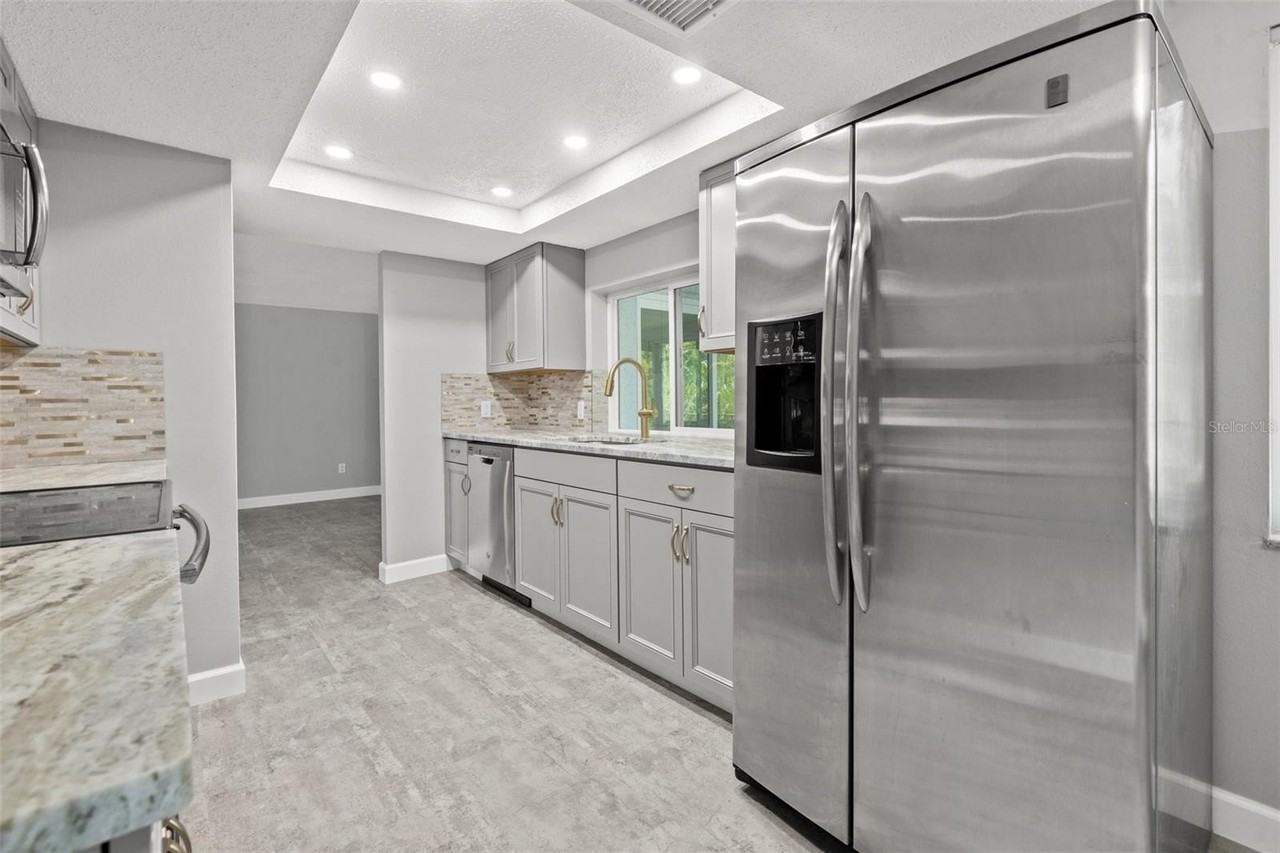 6120 Westport Dr - Photo 7 of 25