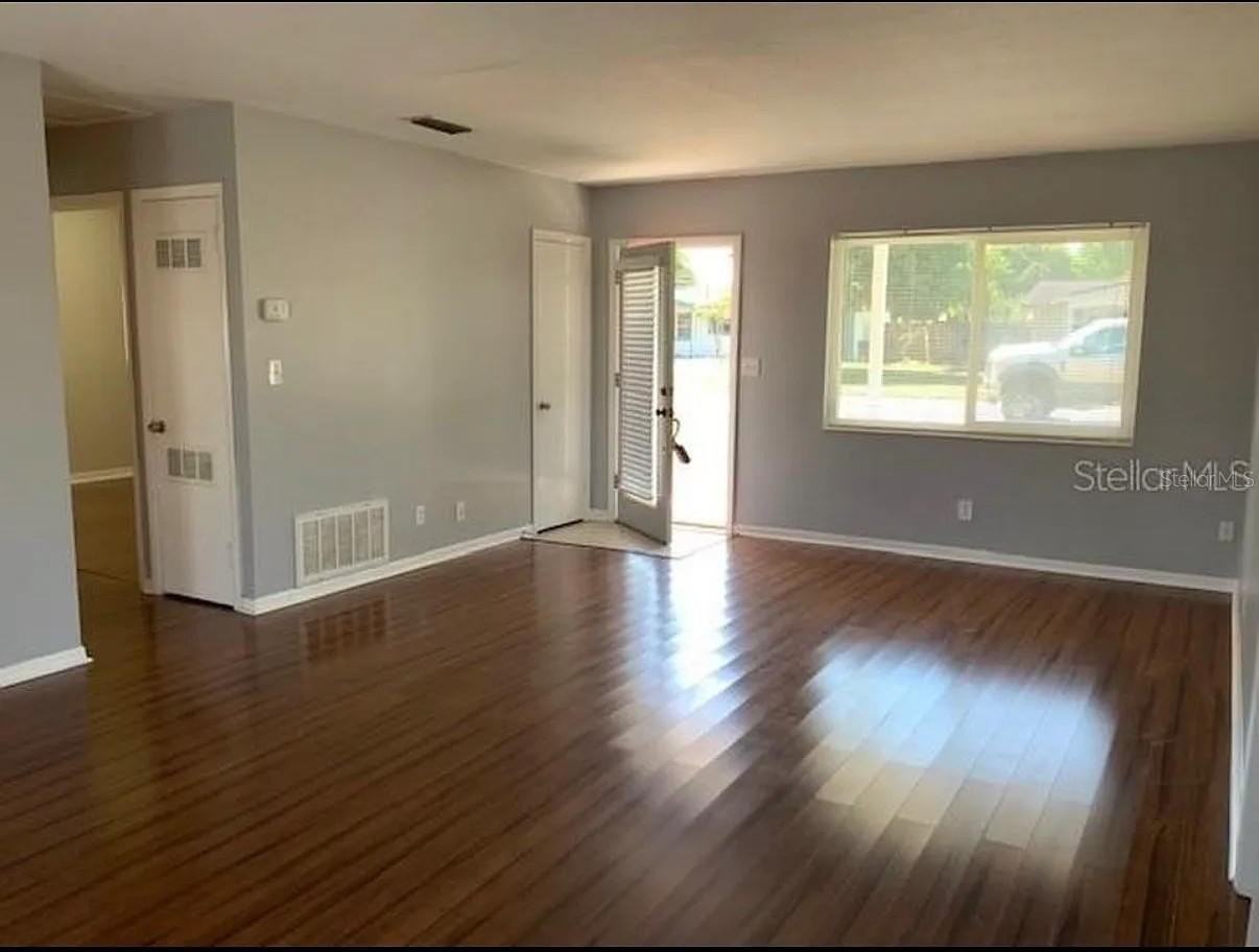 1509 79th Ave N - Photo 2 of 15