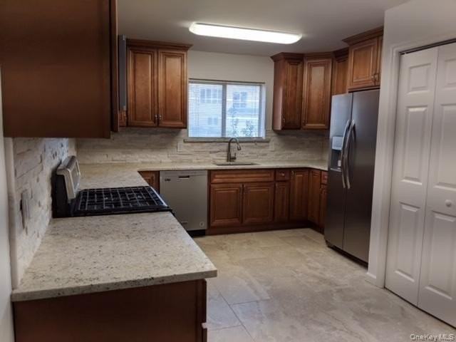 649 E Beech St - Photo 3 of 27