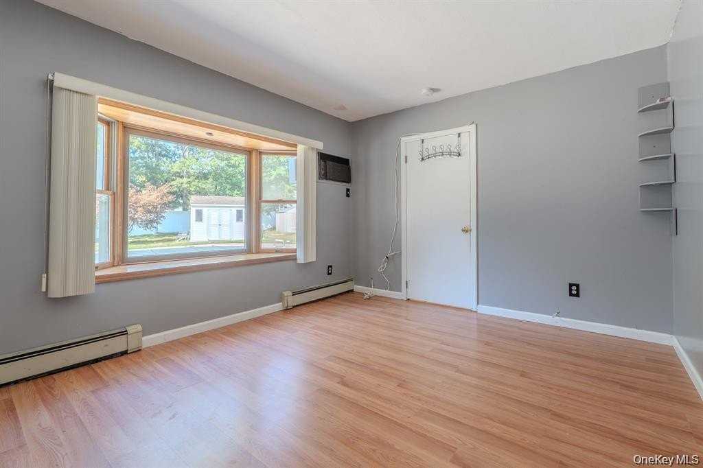 21 Mount Snow Ln - Photo 2 of 12