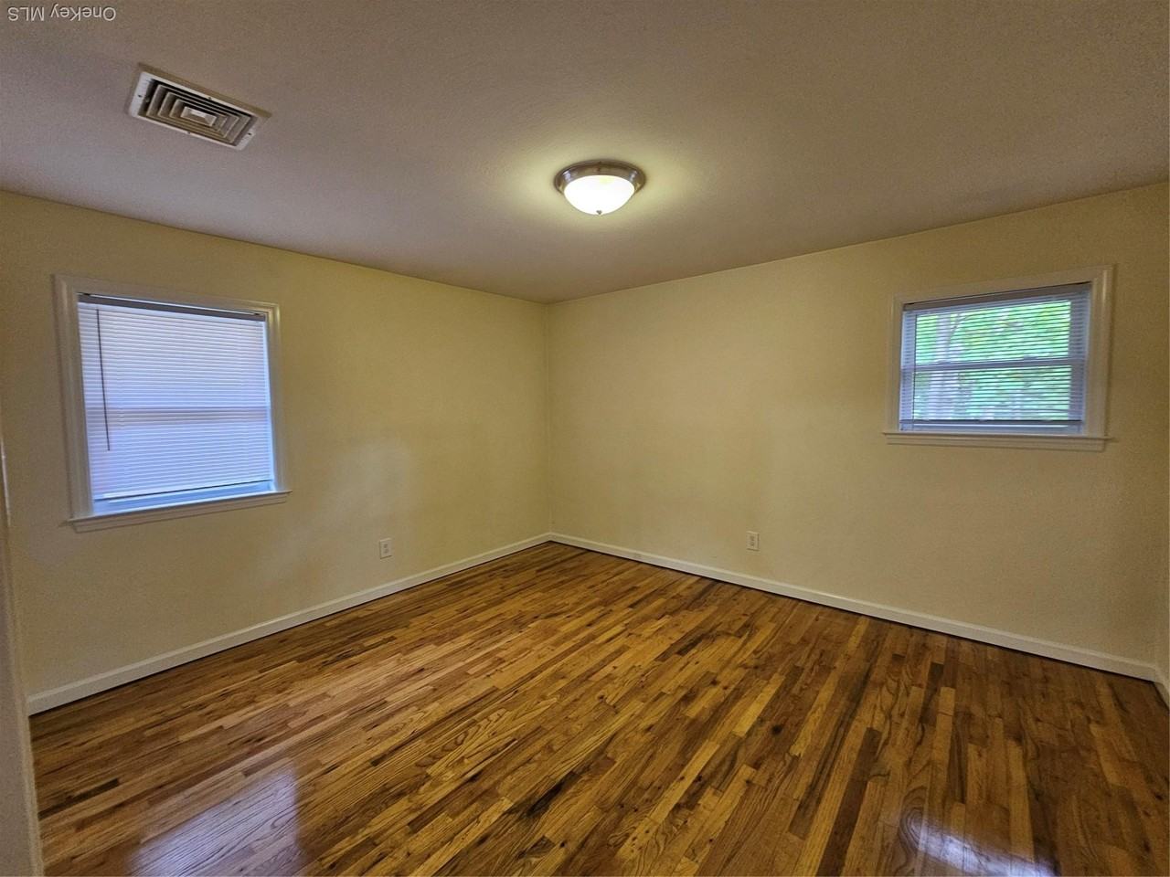 8 Town Path Unit 2 - Photo 5 of 9