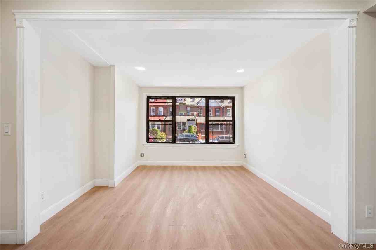 3250 87th St - Photo 4 of 8