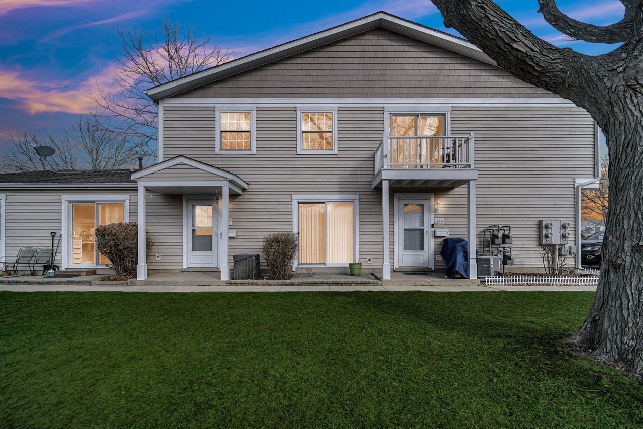 1242 Nova Ct - Photo 2 of 18