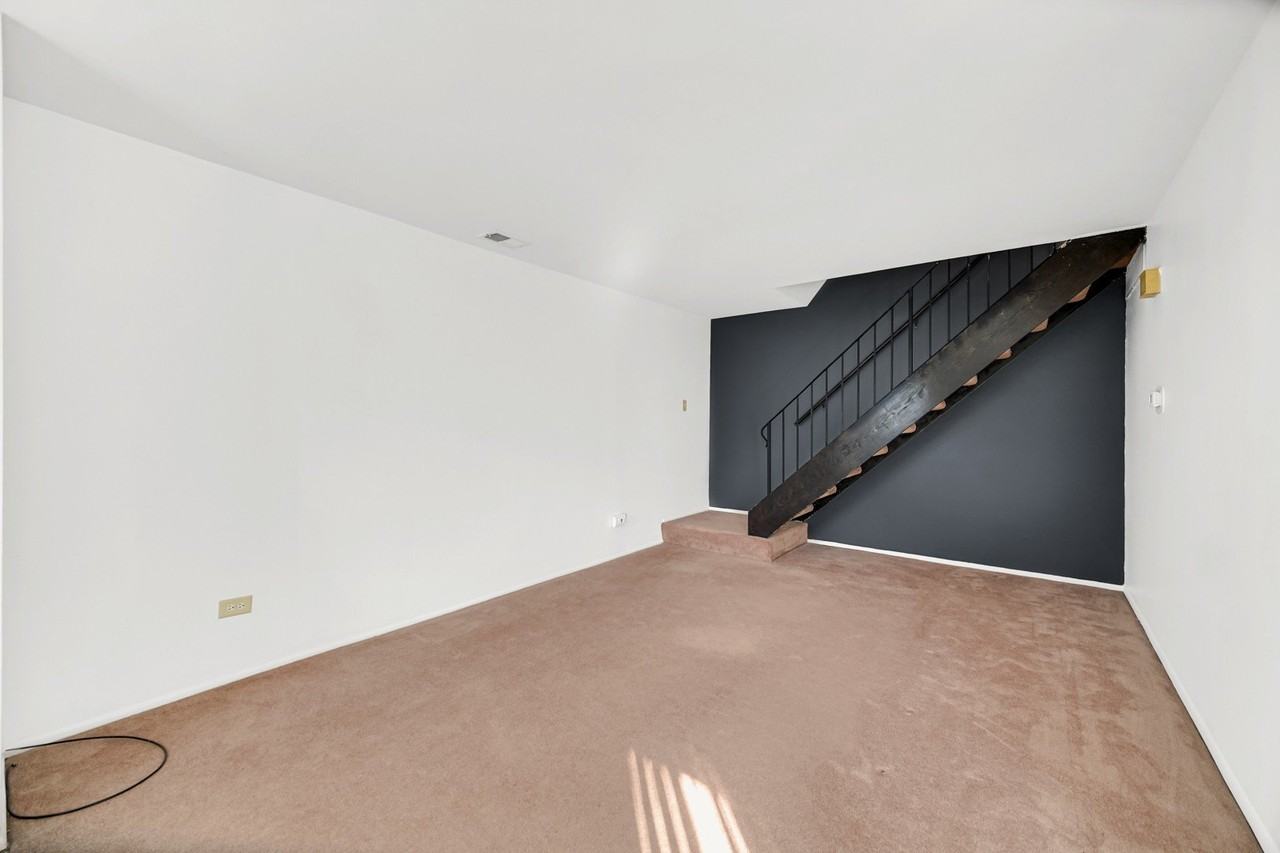 1242 Nova Ct - Photo 3 of 18