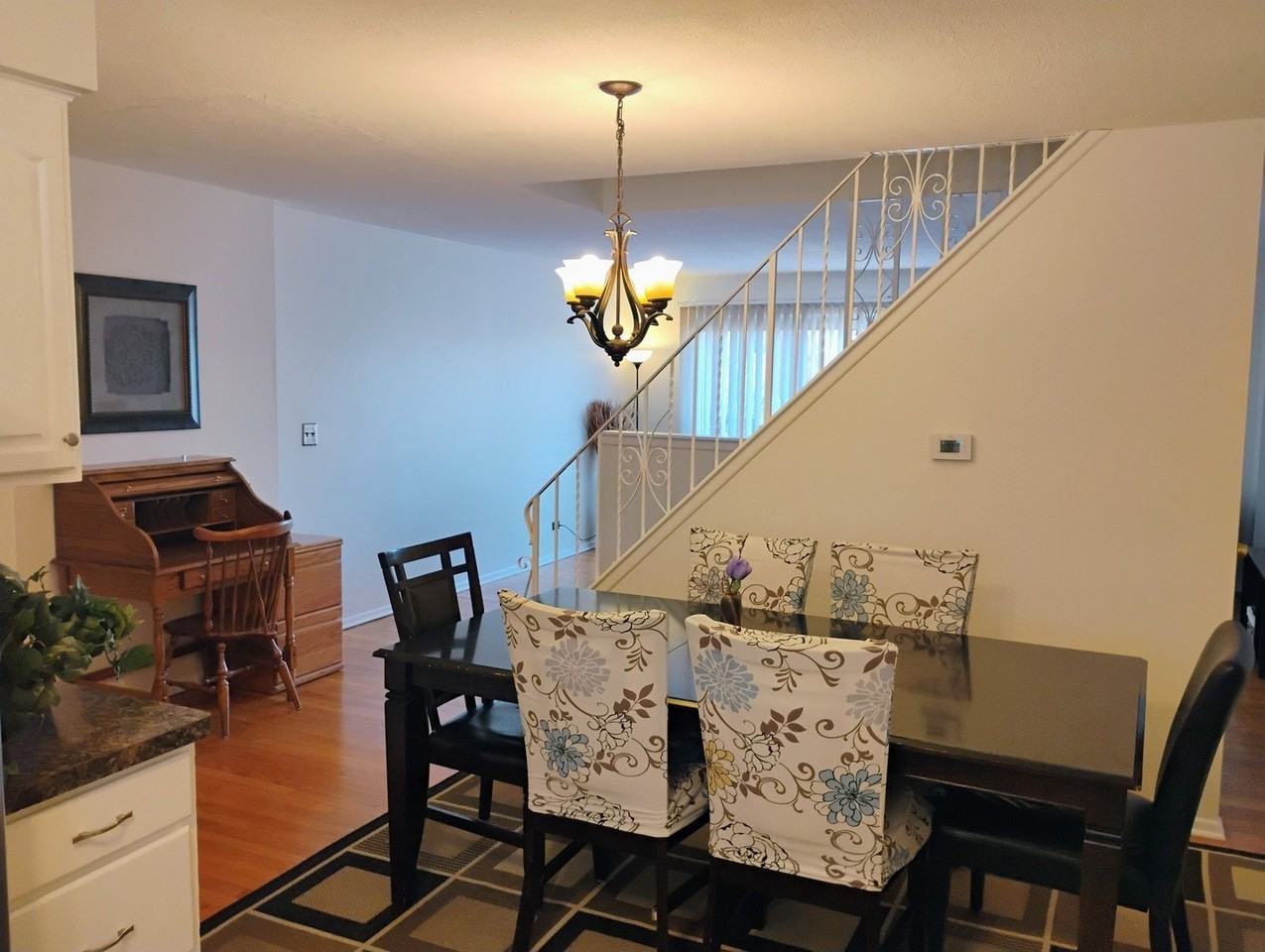 553 W Park Ave Apt A - Photo 5 of 17