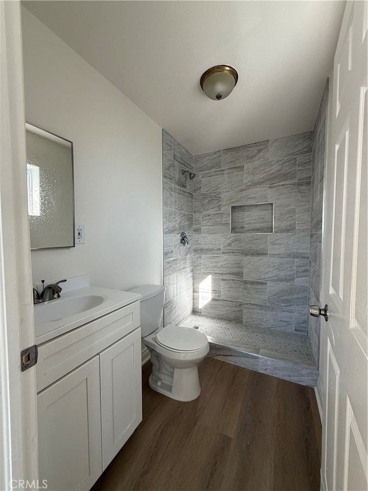 6323 S San Pedro St #1-2 - Photo 5 of 10