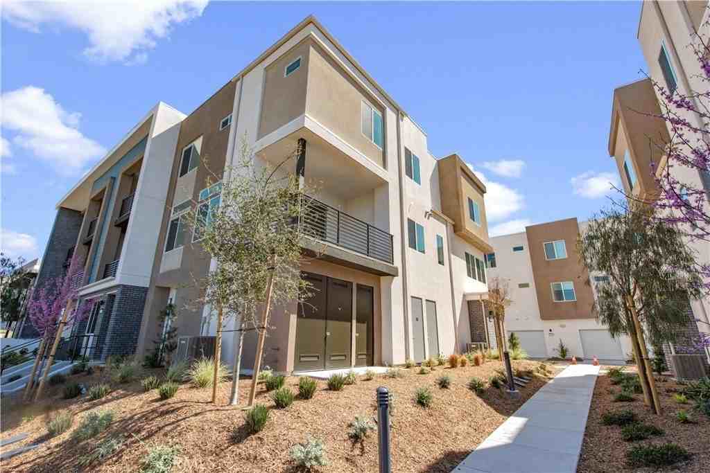 105 Culture - Photo 4 of 38