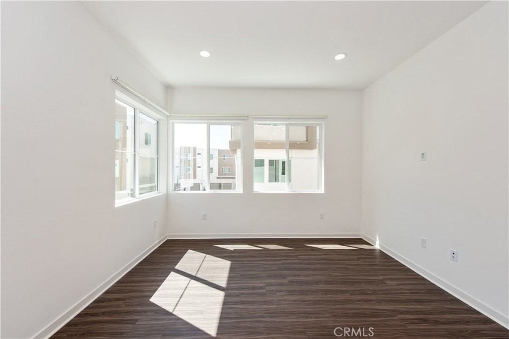 105 Culture - Photo 6 of 38