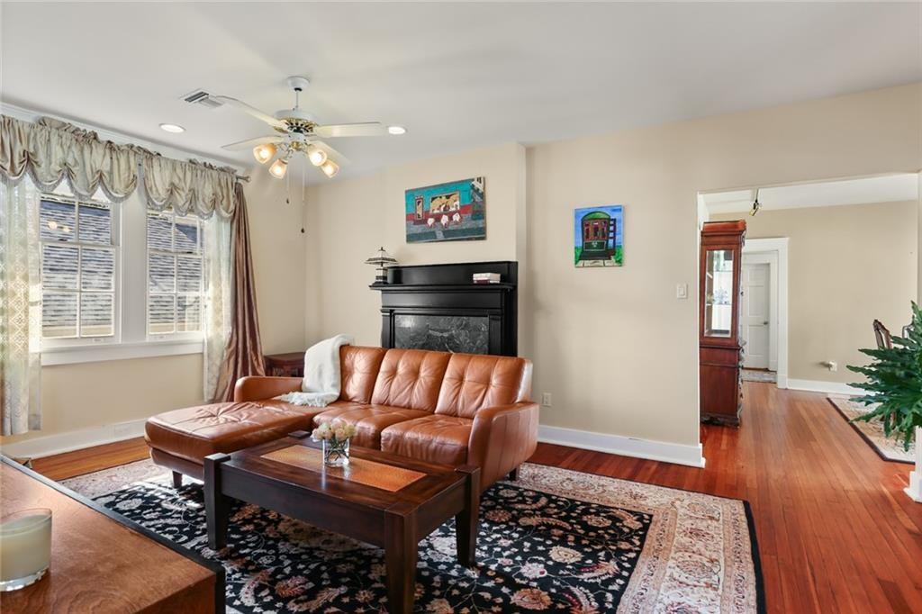 2725 Chestnut St - Photo 5 of 21