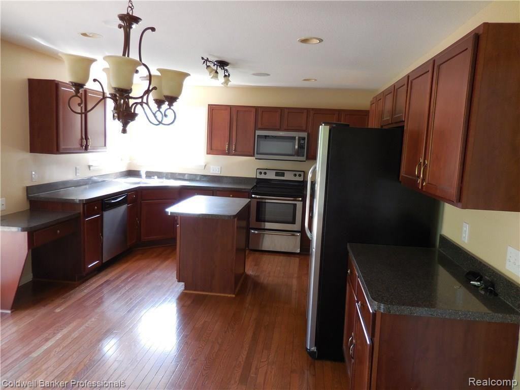 49554 S Glacier - Photo 3 of 30