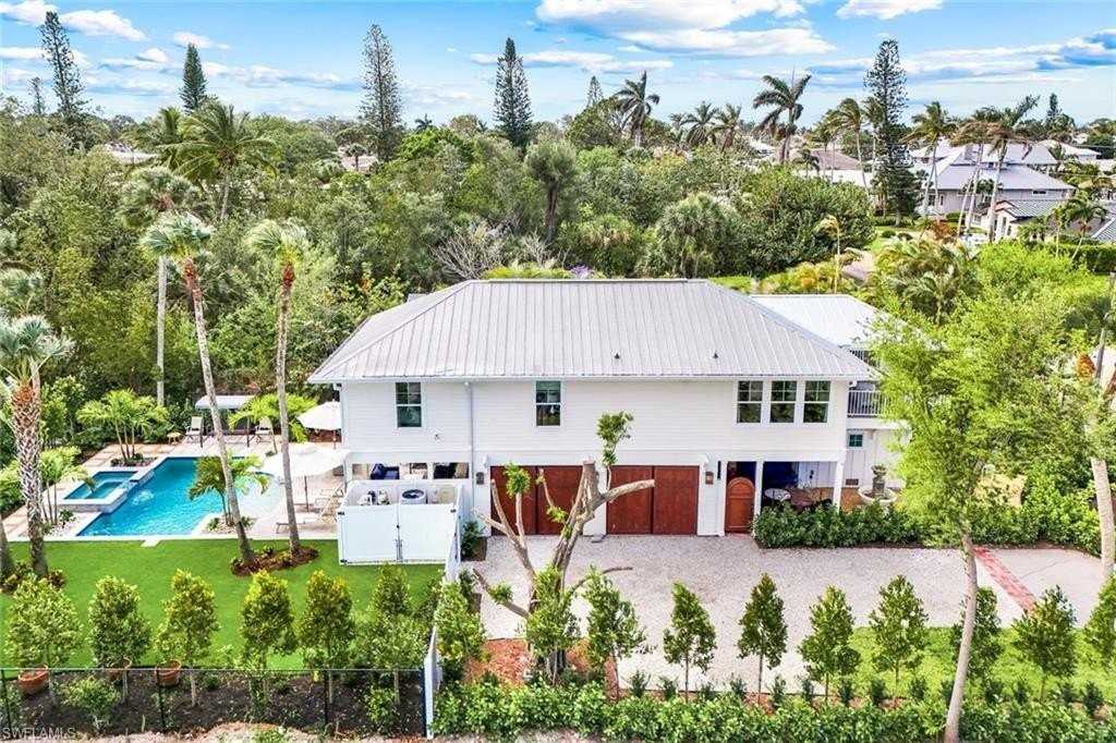 1437 Sandpiper St - Photo 4 of 38