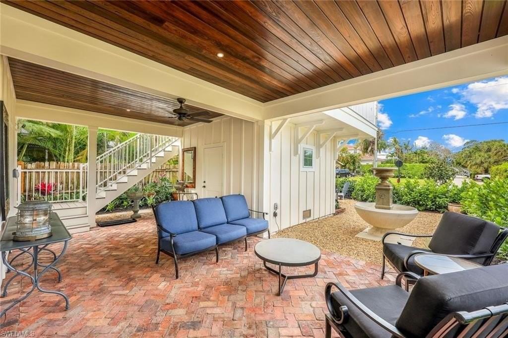 1437 Sandpiper St - Photo 6 of 38