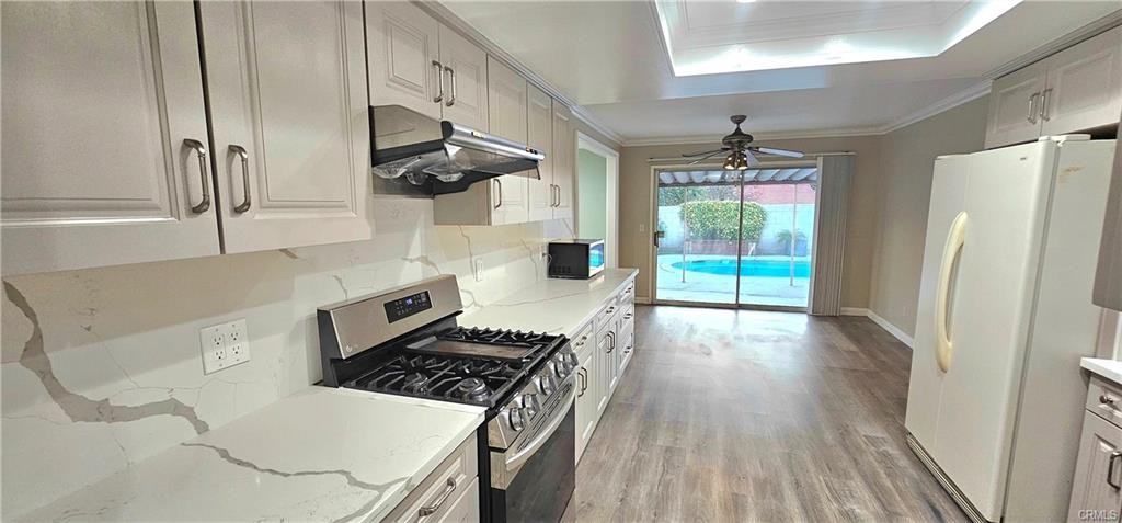 211 Aborla Ln - Photo 3 of 27