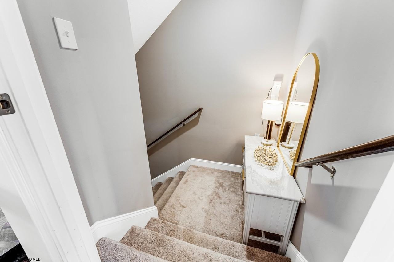 2044 Mountain Ash Ln - Photo 5 of 46