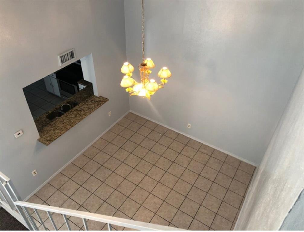 2205 Heritage Cir - Photo 5 of 11