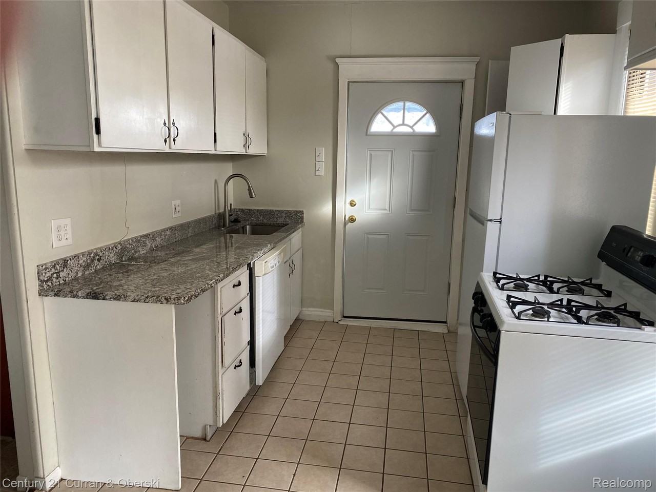 1175 Mason St - Photo 6 of 8