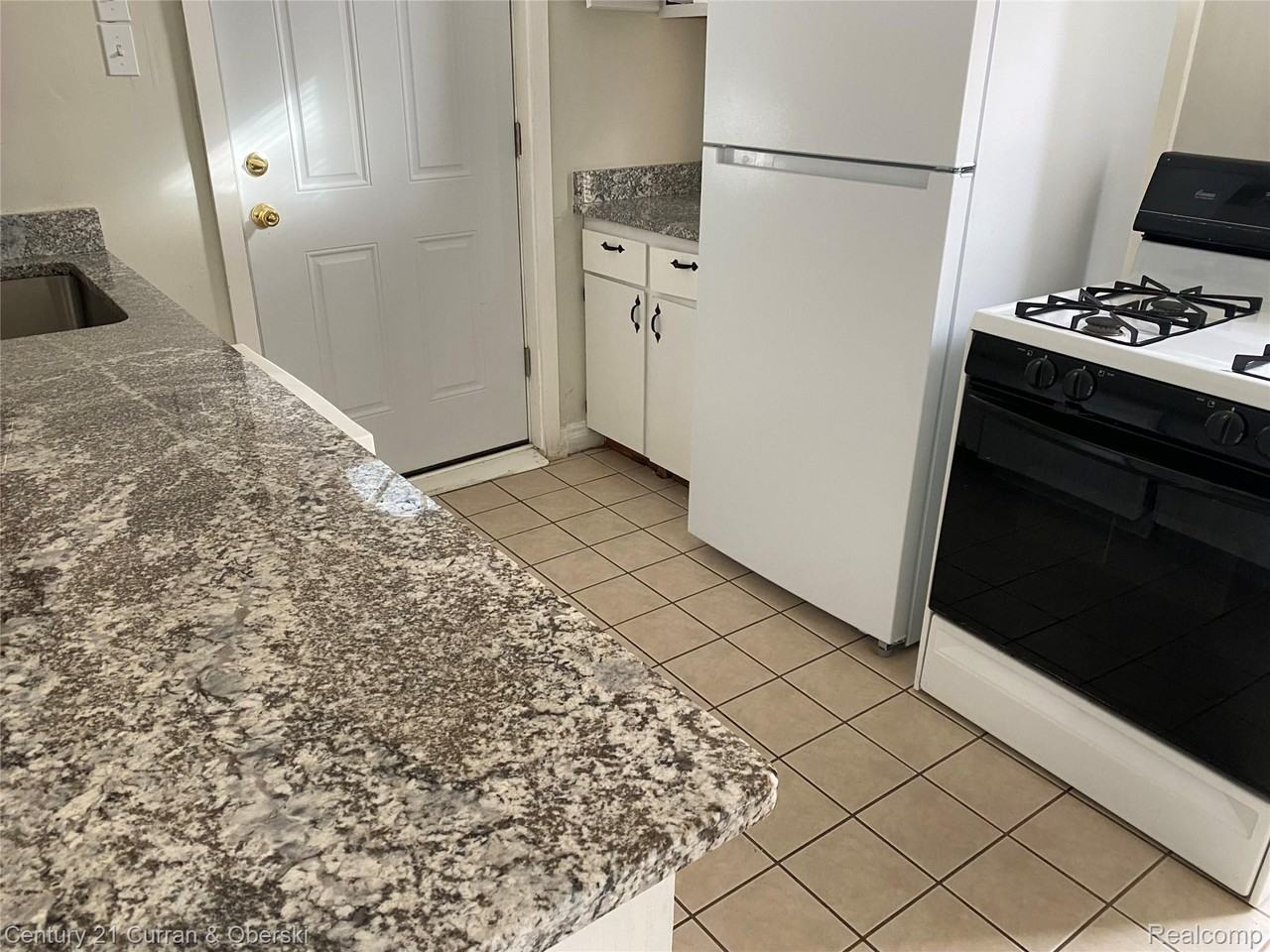 1175 Mason St - Photo 7 of 8