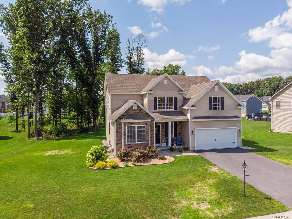 106 Balsam Way - Photo 2 of 50