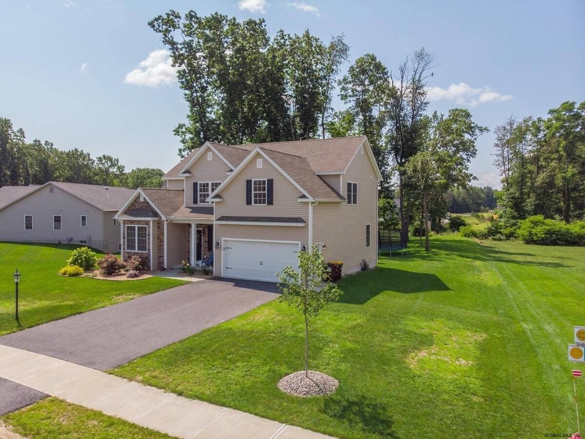 106 Balsam Way - Photo 4 of 50