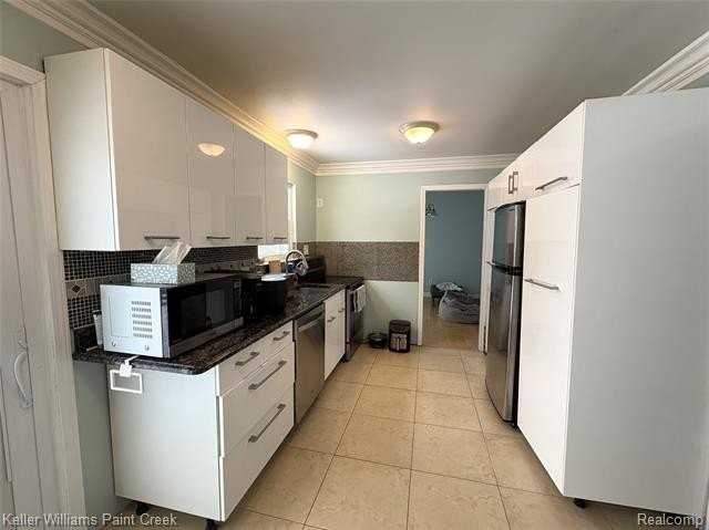 44820 Yorkshire Dr - Photo 4 of 20