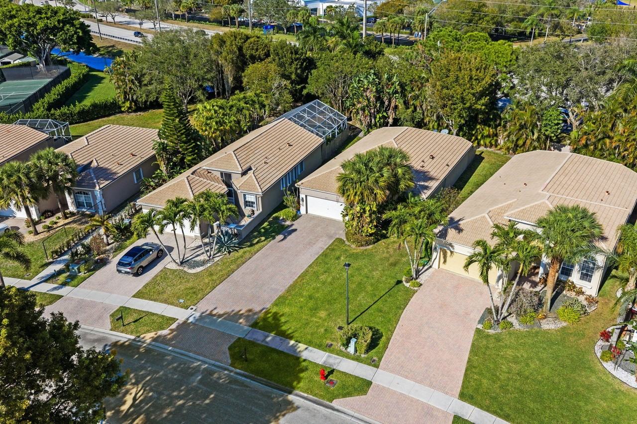 6731 Southport Dr - Photo 3 of 29