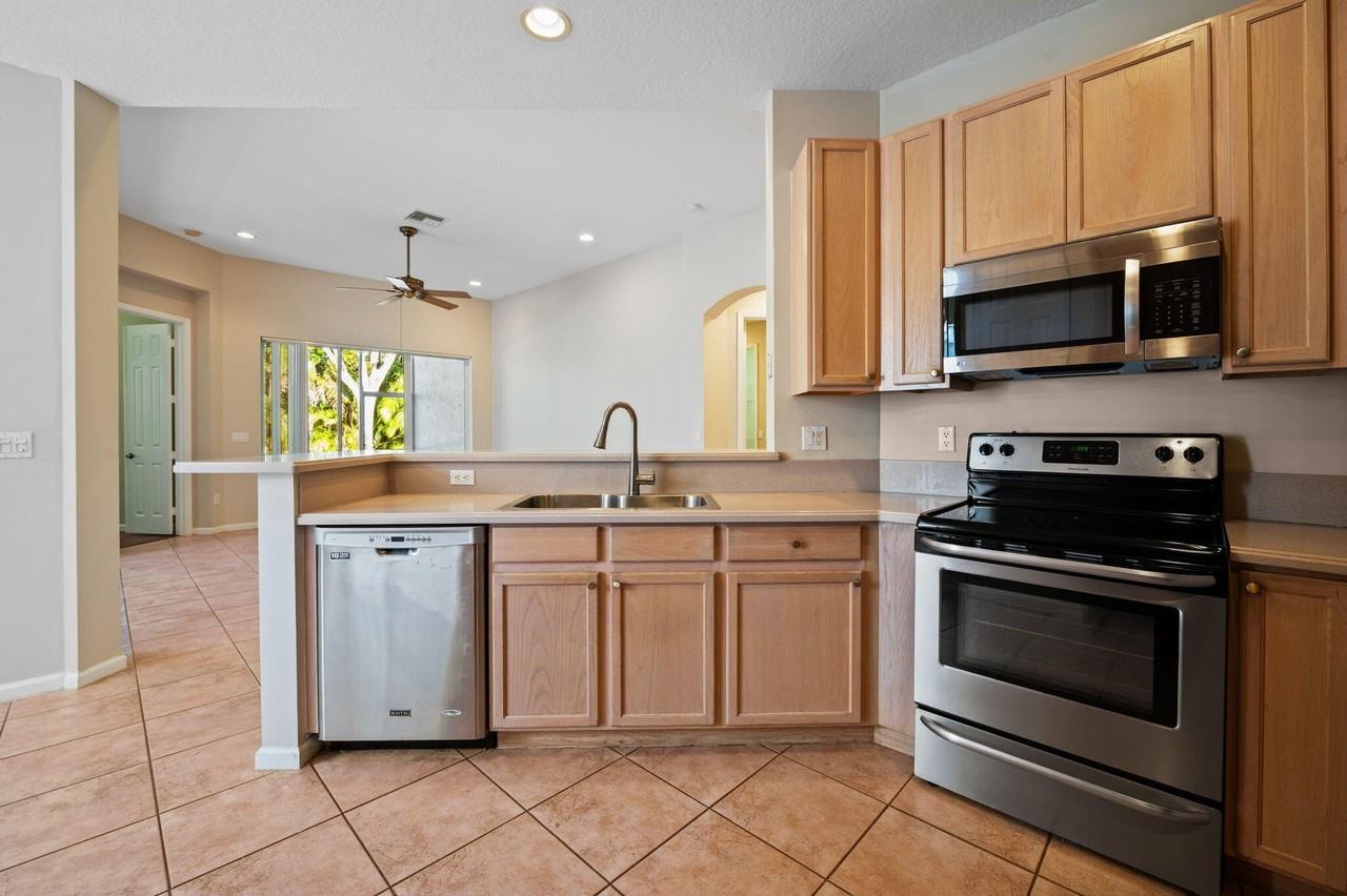 6731 Southport Dr - Photo 7 of 29