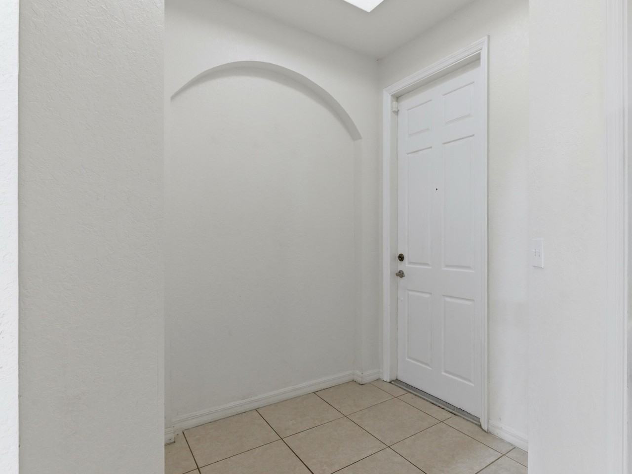 815 Pipers Cay Dr - Photo 4 of 40