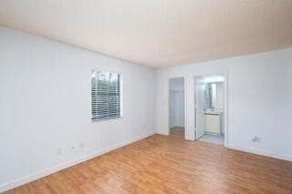 643 Sw Duval Ave - Photo 4 of 4